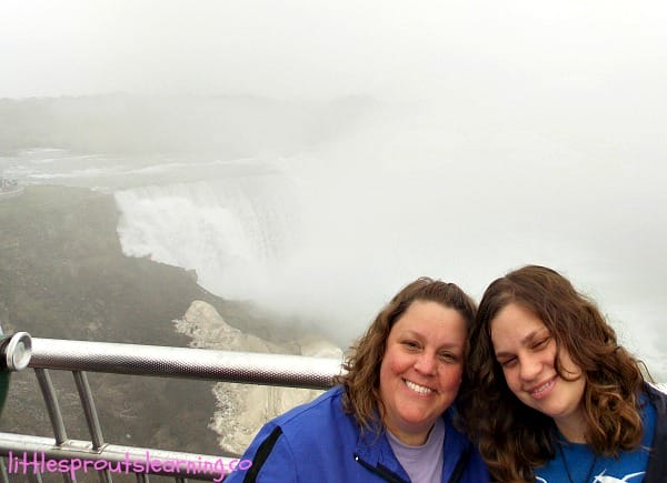 Mother and daughter at niagara falls,