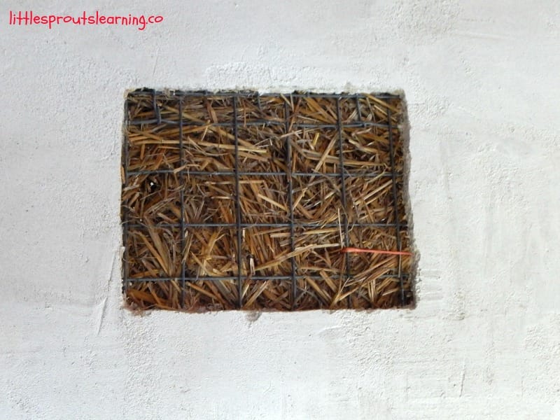 straw bale house, straw walls
