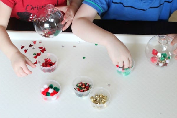 Finding Christmas gifts kids can make can be a challenge sometimes. Making gifts for parents is a fun way to teach kids to be givers.