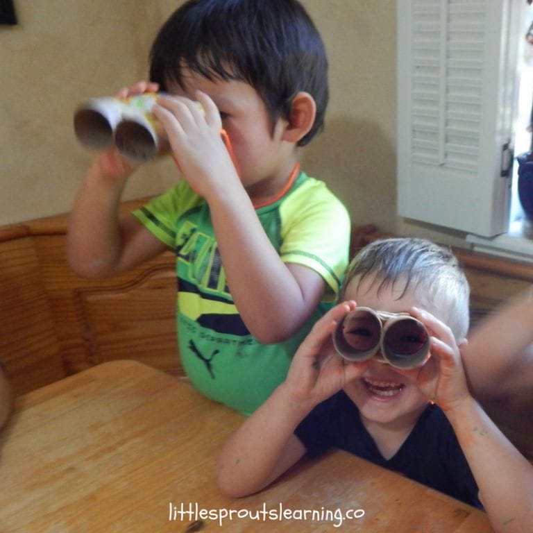 Kids LOVE dinosaurs, it never fails. Check out a great way to have some serious fun at a dinosaur party for kids without spending a fortune.