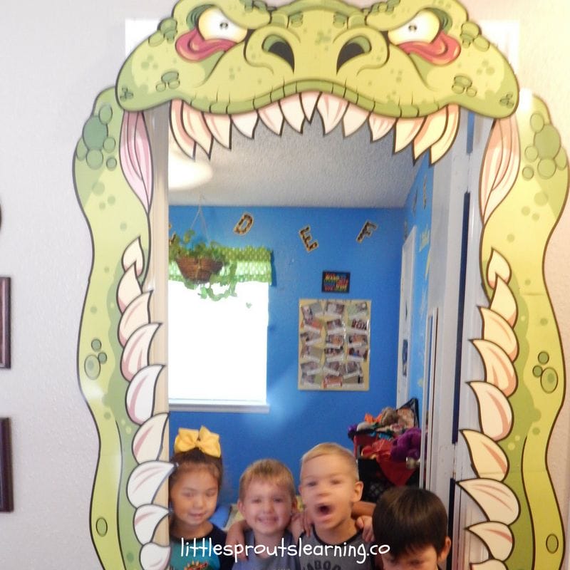 photo prop for dinosaur party photos