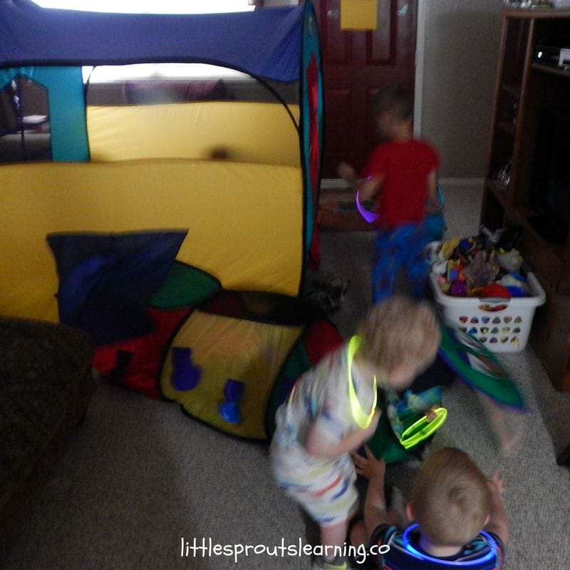 Do you ever need a super inexpensive but fun day for your kids? Is it a rainy day? Check out these camping party ideas for tons of kid activity fun!