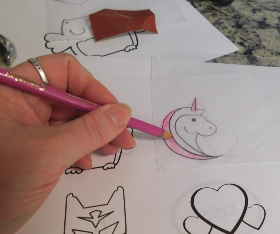 Tracing unicorn pattern for diy shrinky dinks.