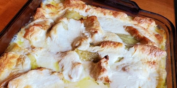 There is no better comfort food than cheesy pasta and this spinach artichoke and chicken manicotti will not disappoint.