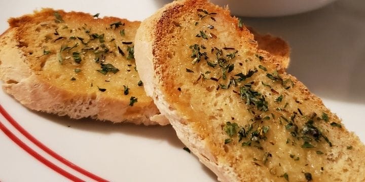 Garlic bread is a wonderful comfort food most of us love, but that flavor of garlic bread sprinkle goes on so many delicious dishes.