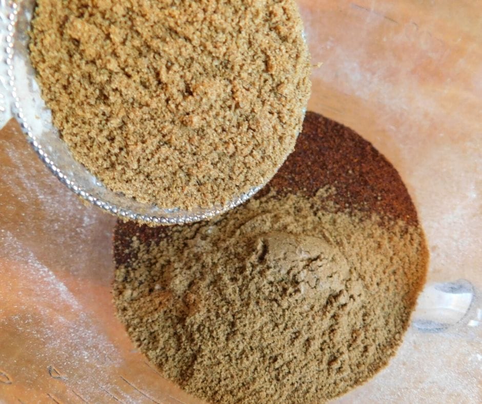 making homemade chili seasoning