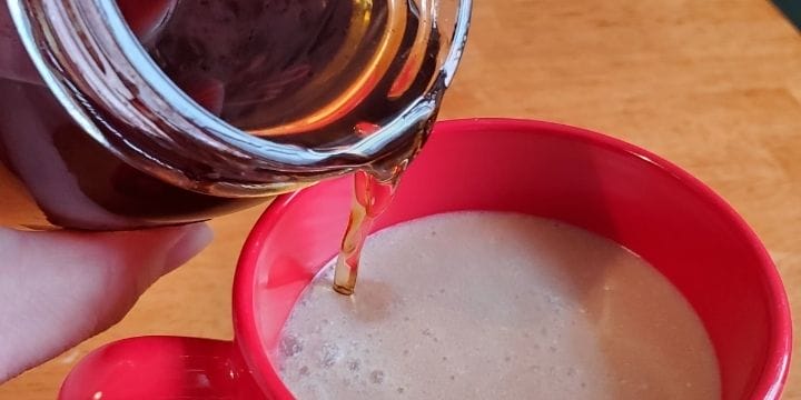 Store bought flavored syrups are full of chemicals and expensive. But you can make homemade vanilla syrup for your coffee drinks and desserts for less.