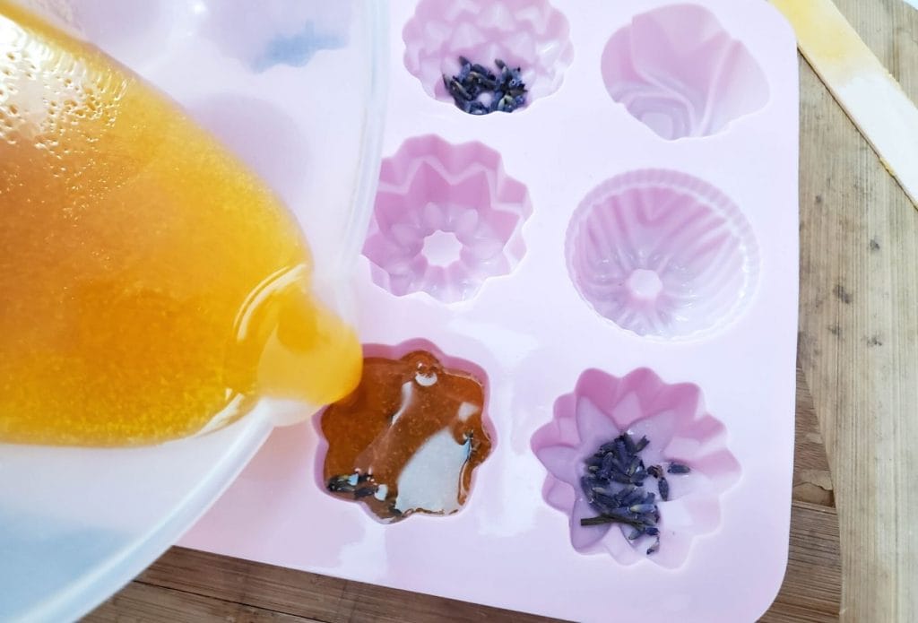 pouring bath melts into molds