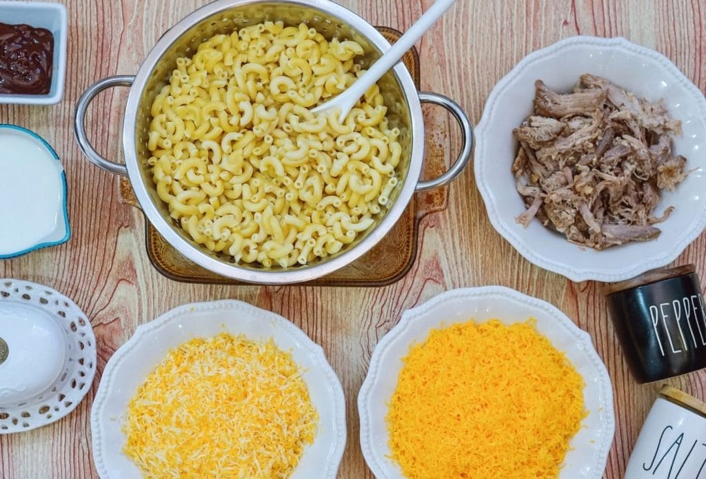 ingredients for leftover pulled pork mac and cheese